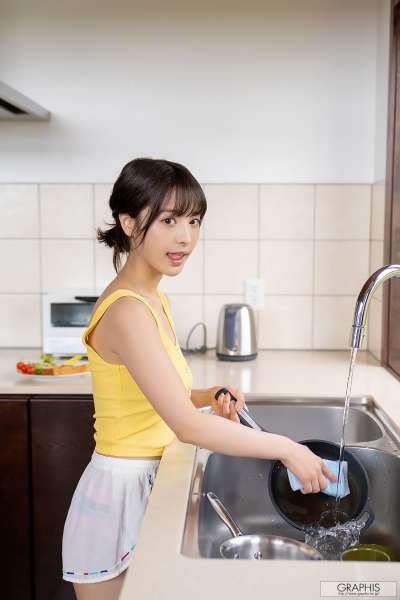 丰乳翘臀美女诱惑
