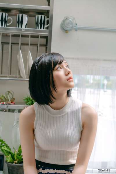 翘臀美女~凉森玲梦