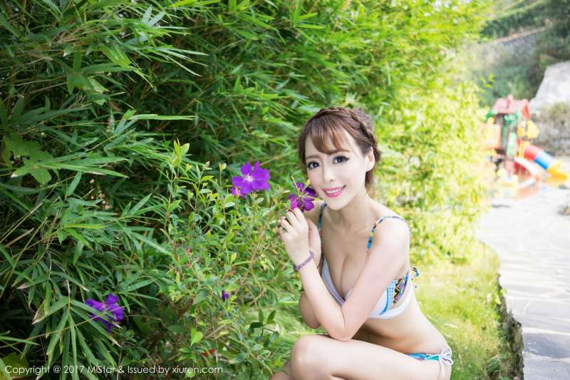 清纯可爱@王曼妮好Q - 旅拍的一系列片子