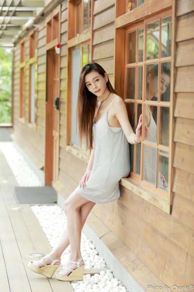 [台湾美女] 优雅女神韩羽 - 清新外拍写真