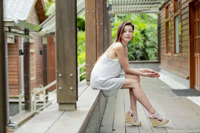 [台湾美女] 优雅女神韩羽 - 清新外拍写真