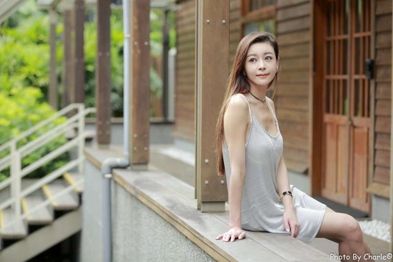 [台湾美女] 优雅女神韩羽 - 清新外拍写真