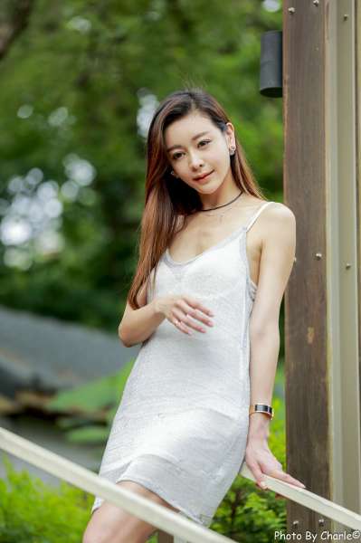 [台湾美女] 优雅女神韩羽 - 清新外拍写真