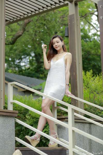 [台湾美女] 优雅女神韩羽 - 清新外拍写真