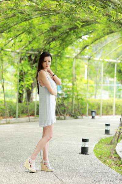 [台湾美女] 优雅女神韩羽 - 清新外拍写真