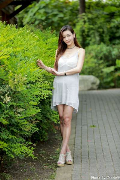 [台湾美女] 优雅女神韩羽 - 清新外拍写真