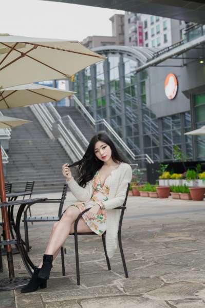 [台湾美女] 谢立琪 - 大安森林公園写真