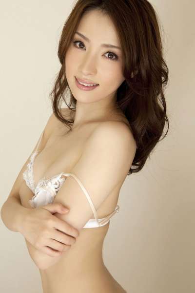 瀬戸早妃《完全復活 濃厚SPECIAL》美女诱惑写真集