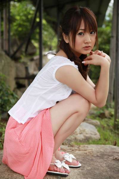 滨田翔子《禁断の柔肌》翘臀美女写真集