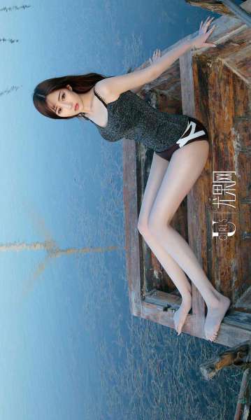 林琳 - 一半沙漠一半水 写真套图