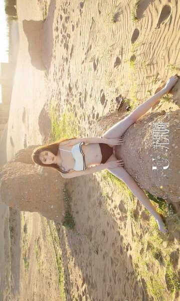 林琳 - 一半沙漠一半水 写真套图