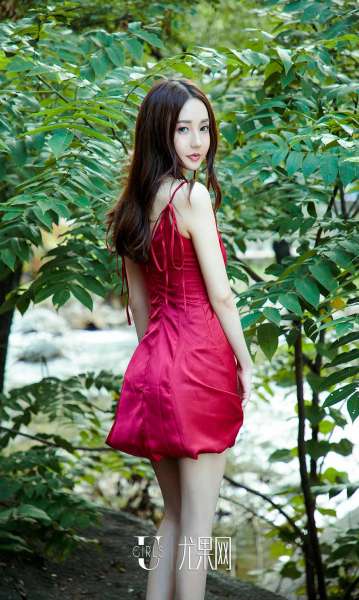王翊涵 - 美人山水图 写真套图