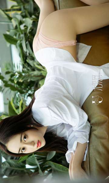 李宝儿  - 翘臀美女如获至宝