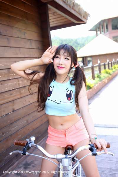 《云曼旅拍》 长腿美女朱若慕Akiki 第三刊写真