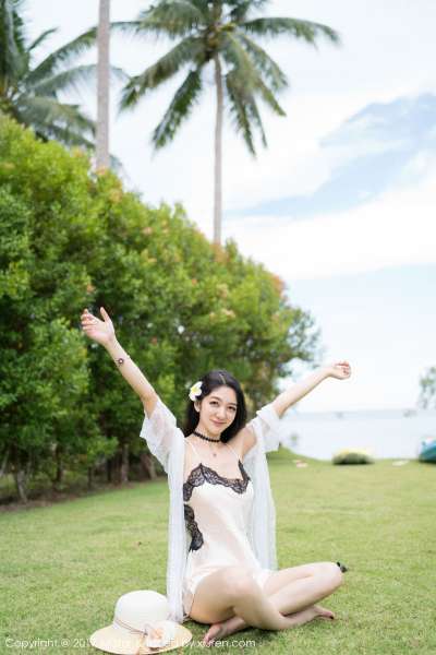 模特@小热巴甲米旅拍@性感巨乳第一套写真