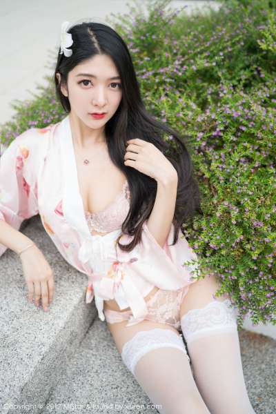 模特@小热巴甲米旅拍@性感巨乳第一套写真