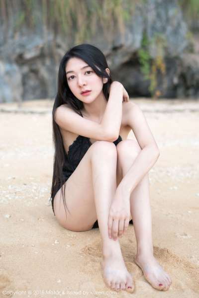 女神@小热巴甲米旅拍第三套迷人诱惑写真图集