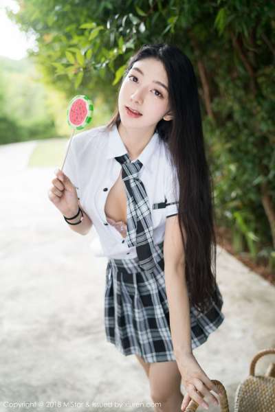 女神@小热巴甲米旅拍第三套迷人诱惑写真图集