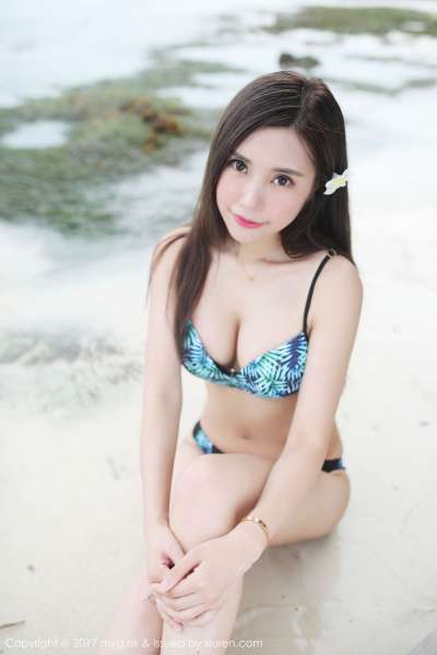 巨乳女神@绮里嘉ula复出第二套写真集