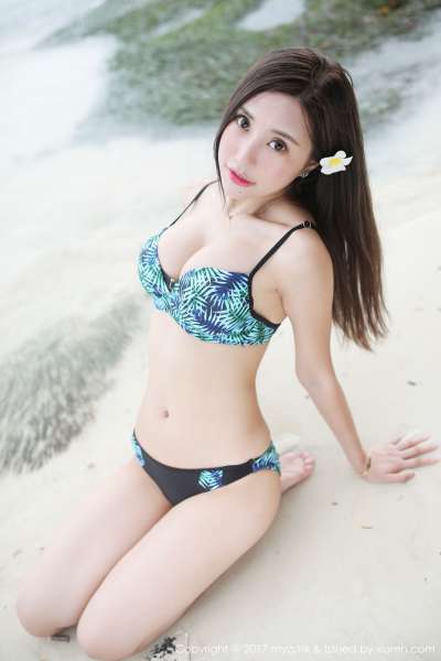 巨乳女神@绮里嘉ula复出第二套写真集