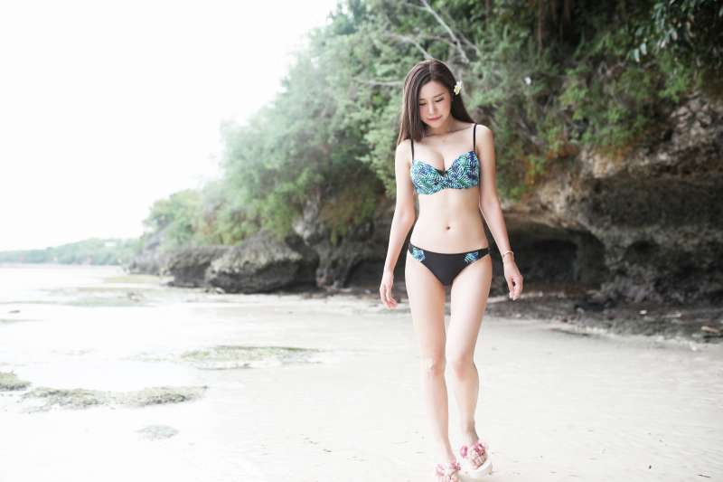 巨乳女神@绮里嘉ula复出第二套写真集