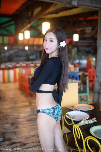 巨乳女神@绮里嘉ula复出第二套写真集