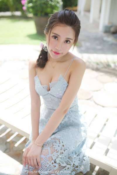 巨乳女神@绮里嘉ula复出第二套写真集