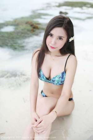 巨乳女神@绮里嘉ula复出第二套写真集