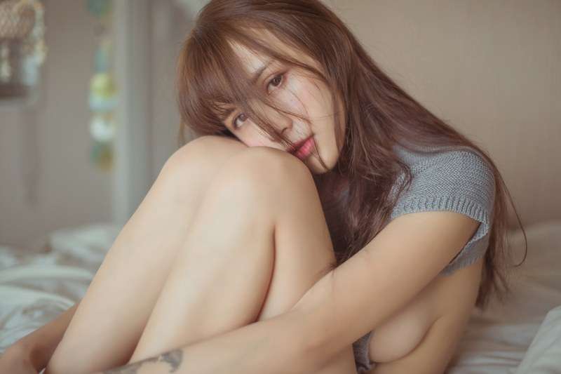 宅男女神夏美酱露背装酥胸侧漏[40P]