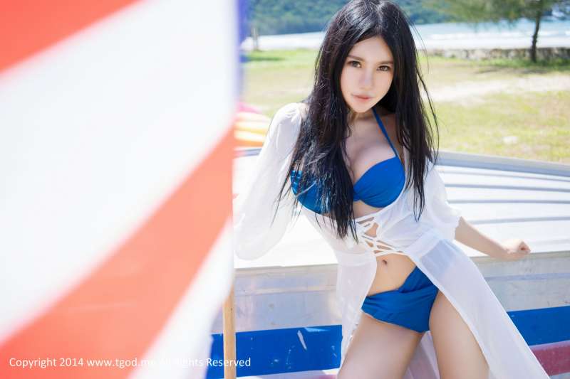绮里嘉Ula《沙滩仙子》沙巴旅拍美图写真