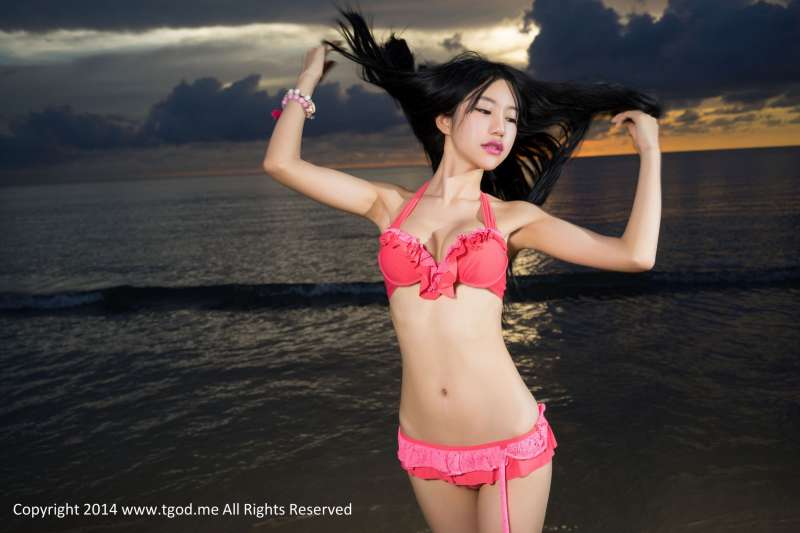 绮里嘉Ula《沙滩仙子》沙巴旅拍美图写真