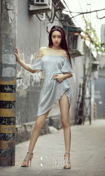 穆菲菲 - 性感美女闹中取静