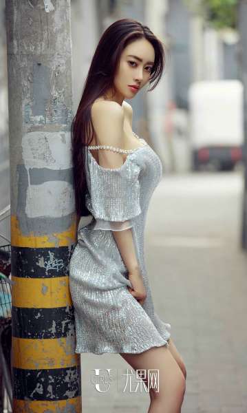 穆菲菲 - 性感美女闹中取静