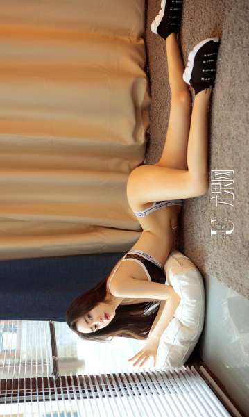 穆菲菲 - 性感美女闹中取静