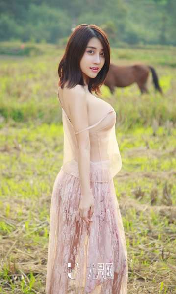 武一瑾萱 - 翘臀美女风光乍泄