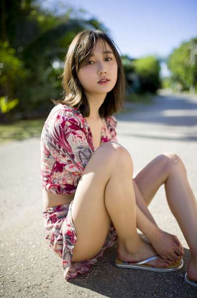 鈴木友菜 - 「なんだこりゃ、天使すぎる！」天使女优诱惑图集