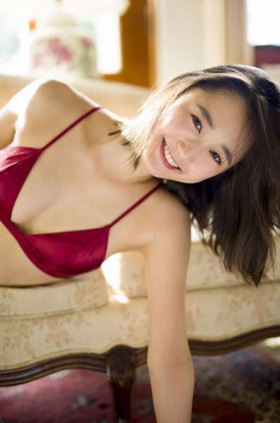 鈴木友菜 - 「なんだこりゃ、天使すぎる！」天使女优诱惑图集