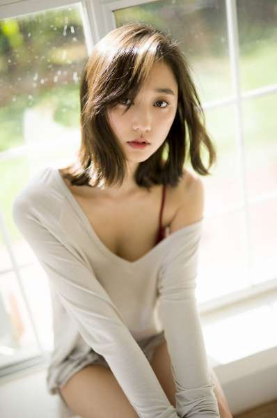 鈴木友菜 - 「なんだこりゃ、天使すぎる！」天使女优诱惑图集