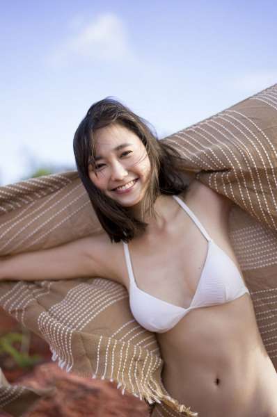 鈴木友菜 - 「なんだこりゃ、天使すぎる！」天使女优诱惑图集