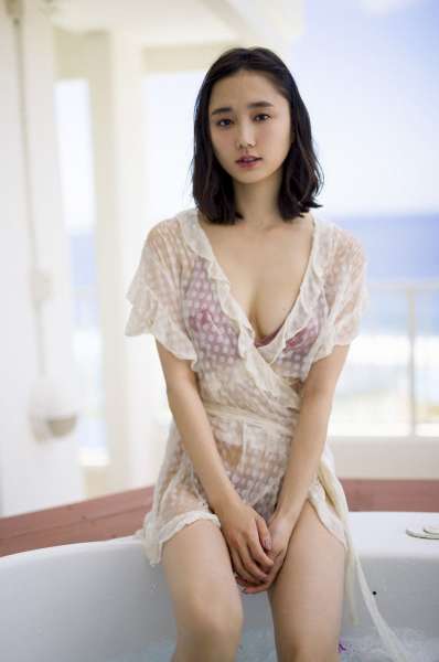 鈴木友菜 - 「なんだこりゃ、天使すぎる！」天使女优诱惑图集