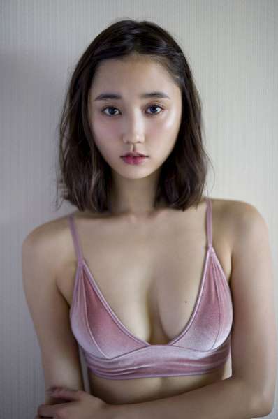 鈴木友菜 - 「なんだこりゃ、天使すぎる！」天使女优诱惑图集