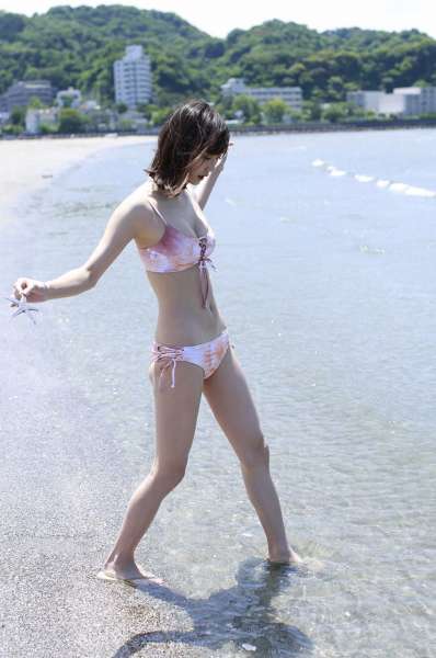 鈴木友菜 『新・癒しの女神が降臨!』~性感女优图集