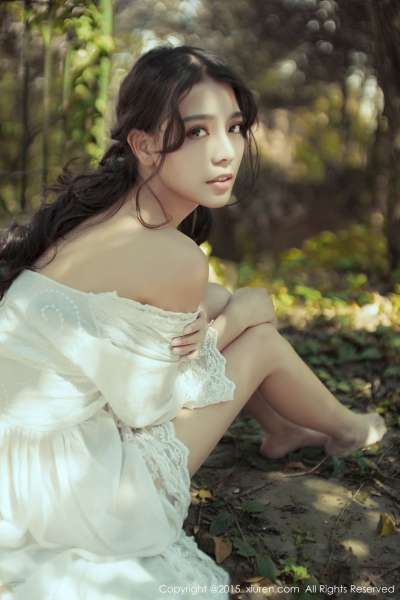 洪可爱哪艳HONEYAL《 Love Potion》窈窕熟女性感写真集