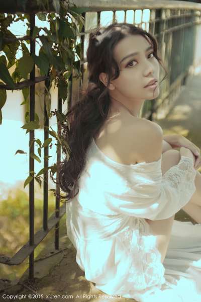 洪可爱哪艳HONEYAL《 Love Potion》窈窕熟女性感写真集