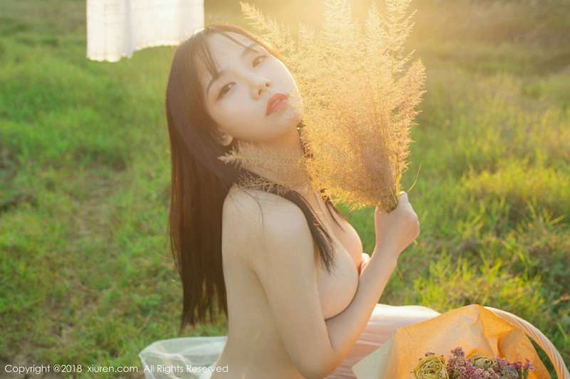 徐微微mia - 一场色香俱全的性感野餐图