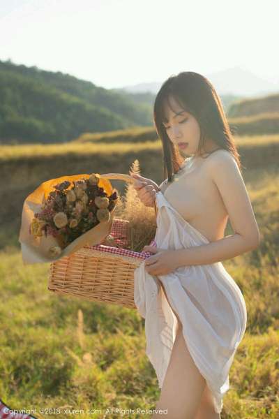 徐微微mia - 一场色香俱全的性感野餐图