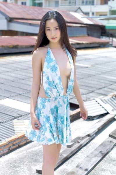 高嶋香帆《クイーンオブ・フレッシュアイドル》诱惑女优写真集