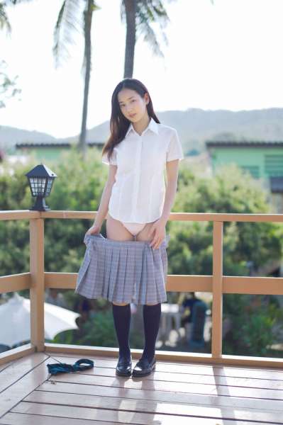 高嶋香帆《クイーンオブ・フレッシュアイドル》诱惑女优写真集
