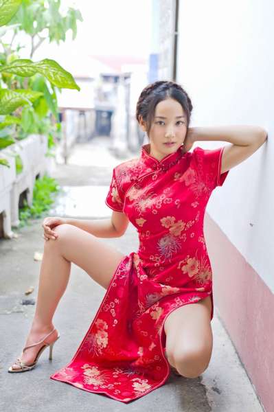 高嶋香帆《クイーンオブ・フレッシュアイドル》诱惑女优写真集