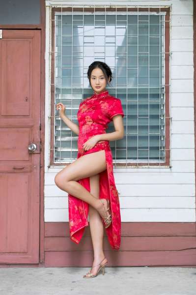 高嶋香帆《クイーンオブ・フレッシュアイドル》诱惑女优写真集